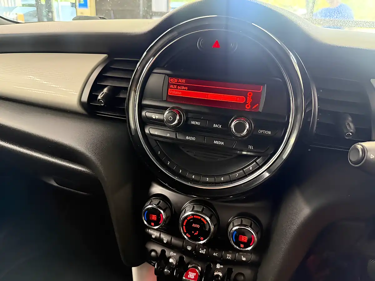 Used 2014 MINI Hatch Cooper White - Interior and Exterior details 17