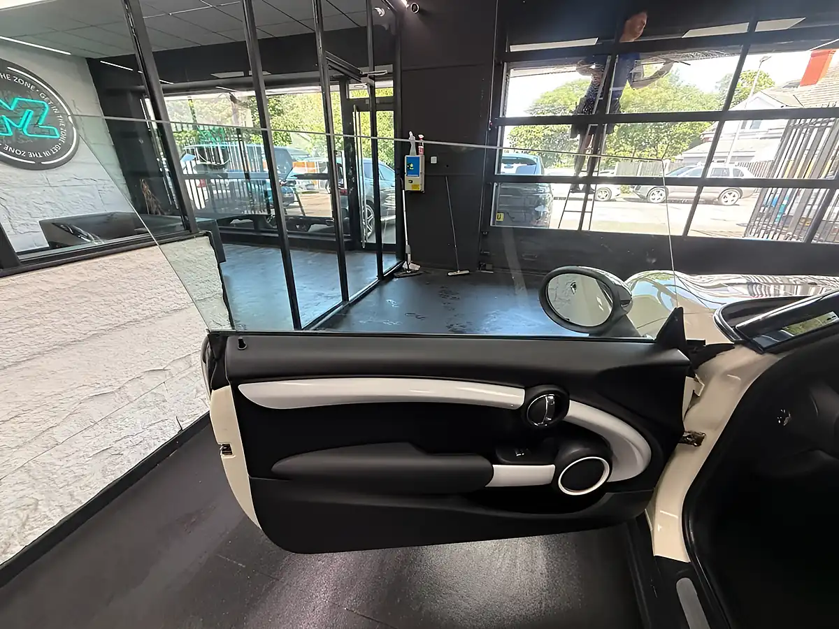 Used 2014 MINI Hatch Cooper White - Interior and Exterior details 20