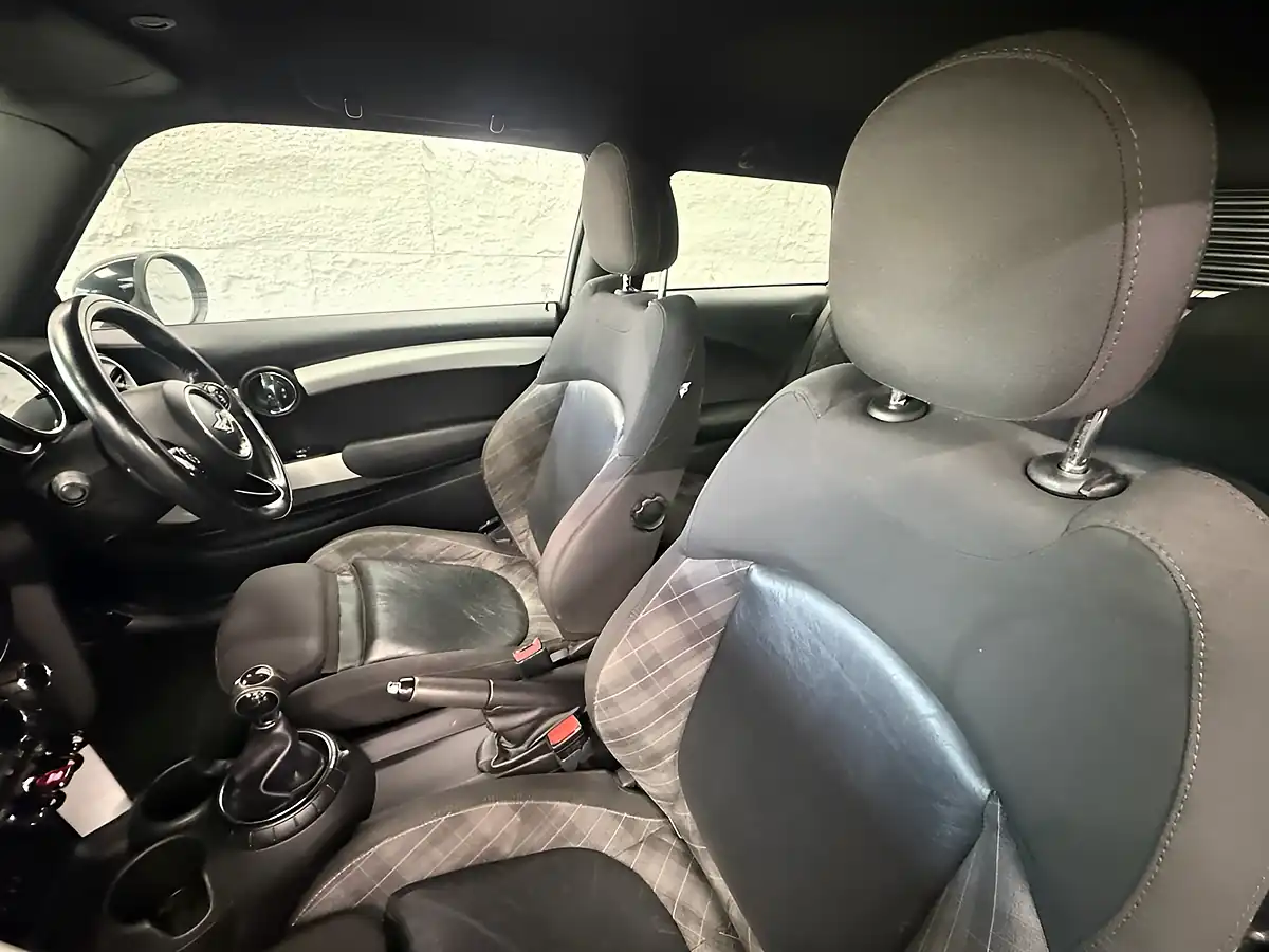Used 2014 MINI Hatch Cooper White - Interior and Exterior details 5
