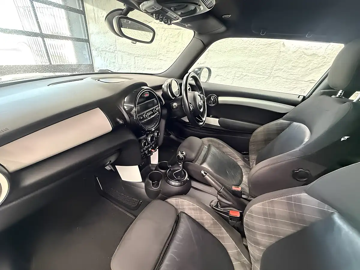 Used 2014 MINI Hatch Cooper White - Interior and Exterior details 7