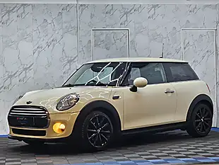 Used 2014 MINI Hatch Cooper White - Interior and Exterior details 4