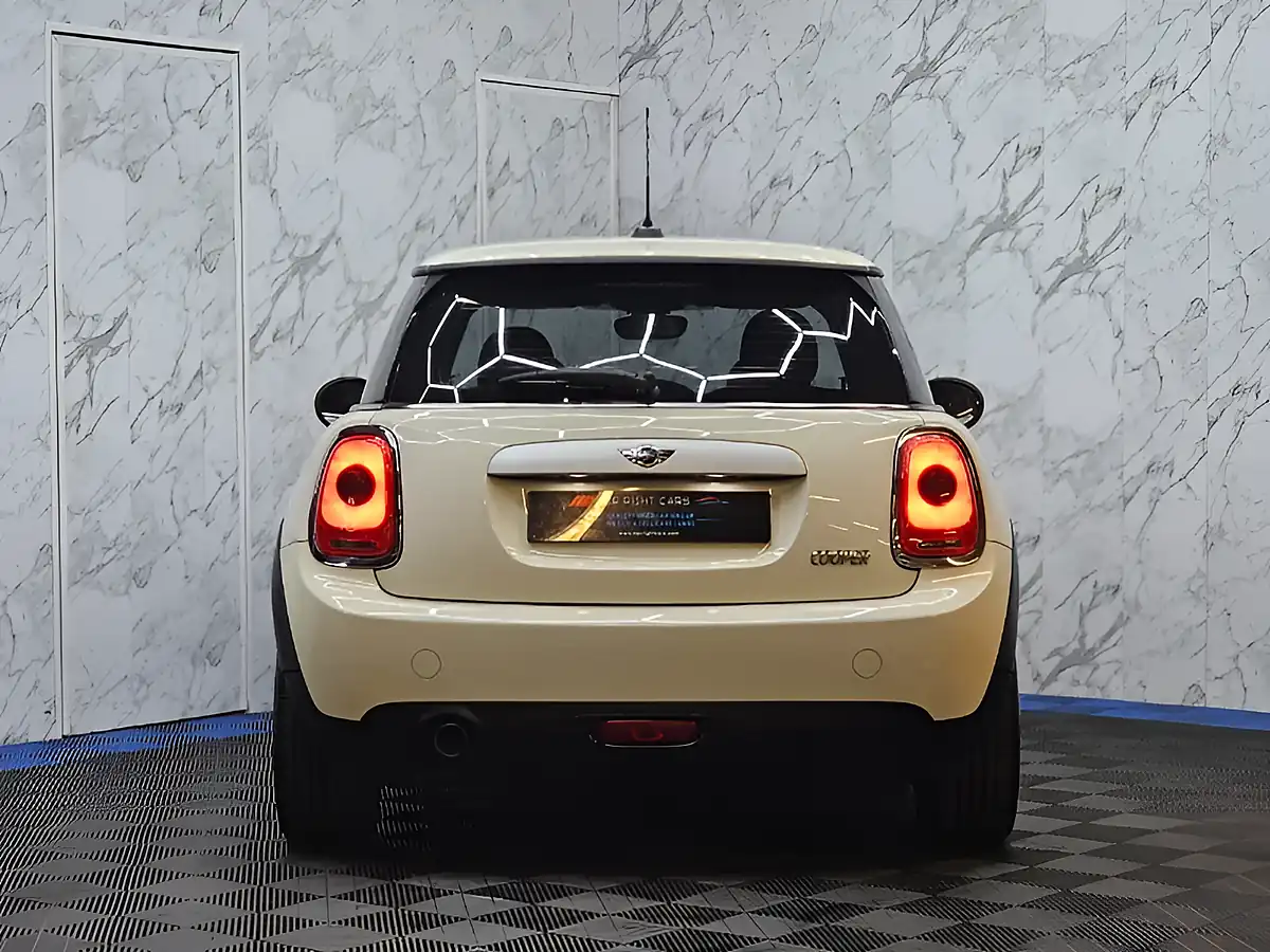 Used 2014 MINI Hatch Cooper White - Interior and Exterior details 6