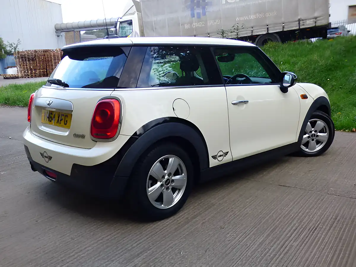 Used 2014 MINI Hatch Cooper White - Interior and Exterior details 12