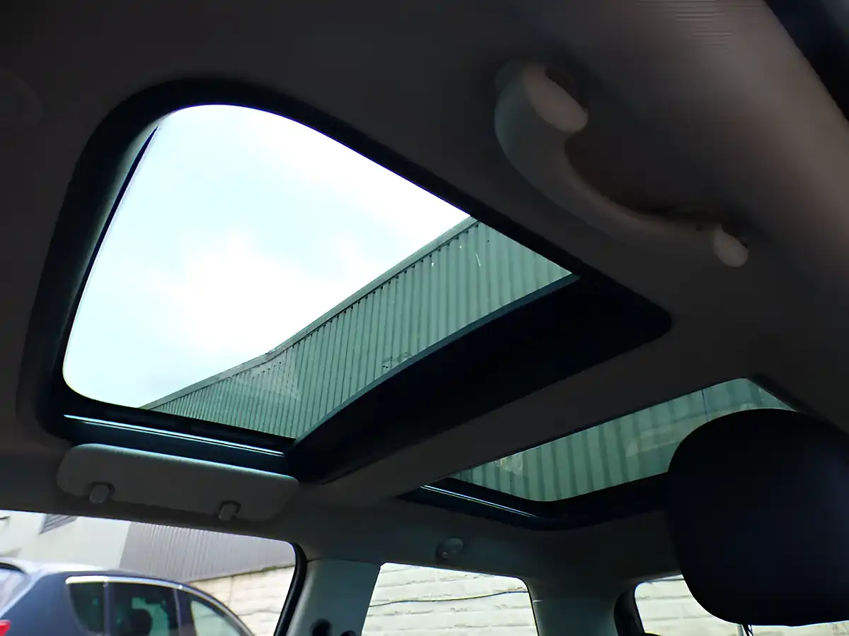 Used 2014 MINI Hatch Cooper White - Interior and Exterior details 14