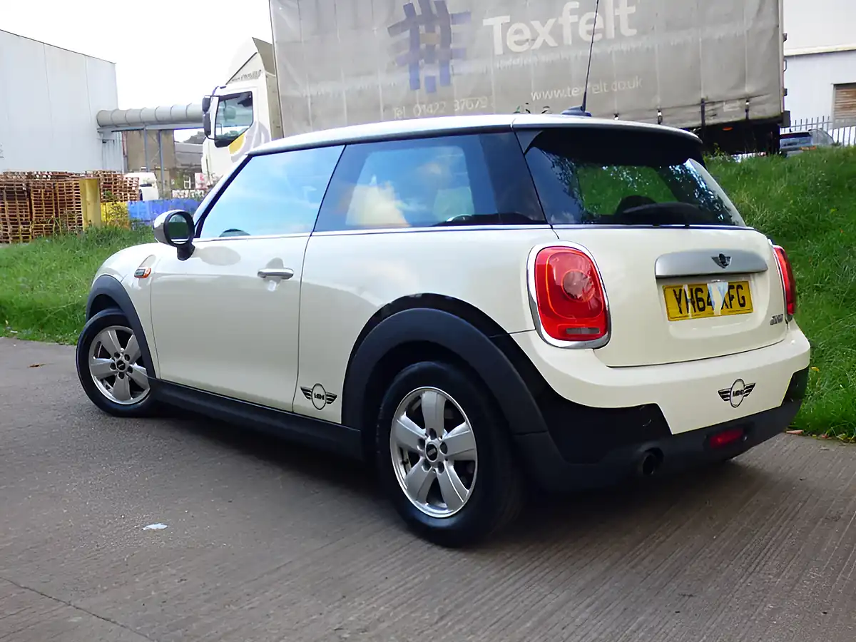 Used 2014 MINI Hatch Cooper White - Interior and Exterior details 17