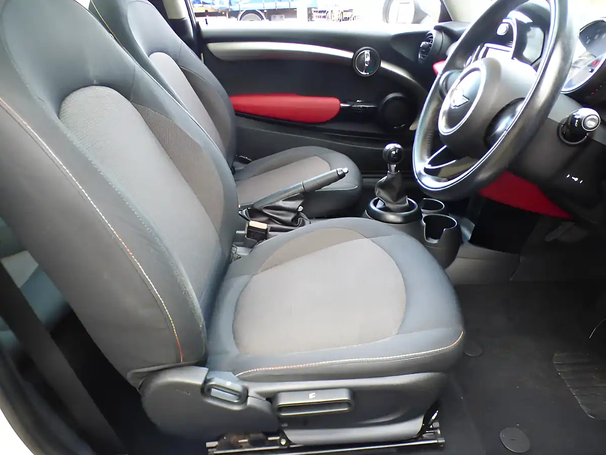 Used 2014 MINI Hatch Cooper White - Interior and Exterior details 18