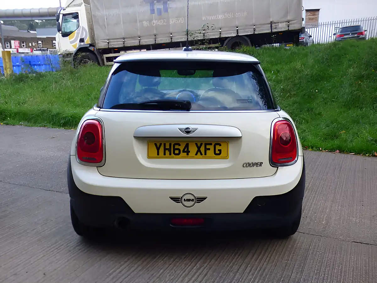 Used 2014 MINI Hatch Cooper White - Interior and Exterior details 4