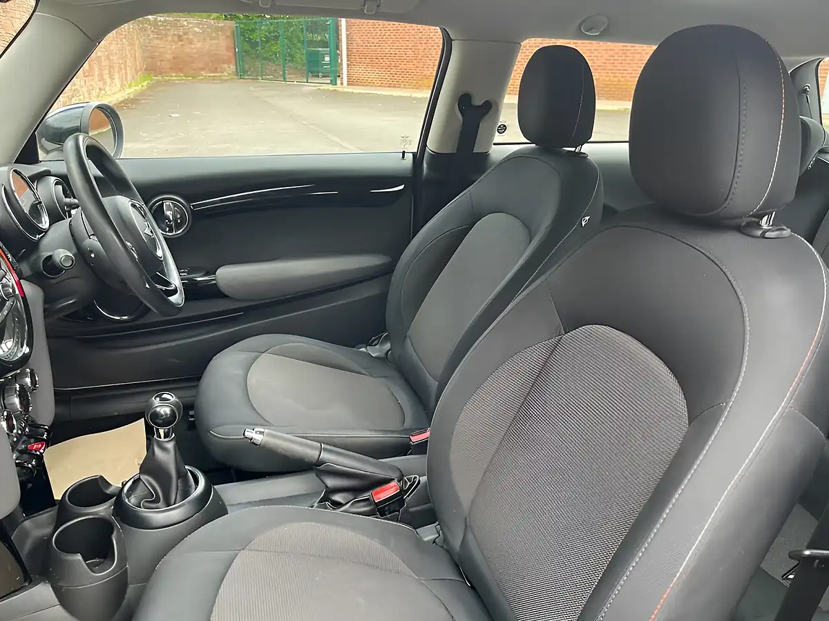 Used 2014 MINI Hatch Cooper White - Interior and Exterior details 10