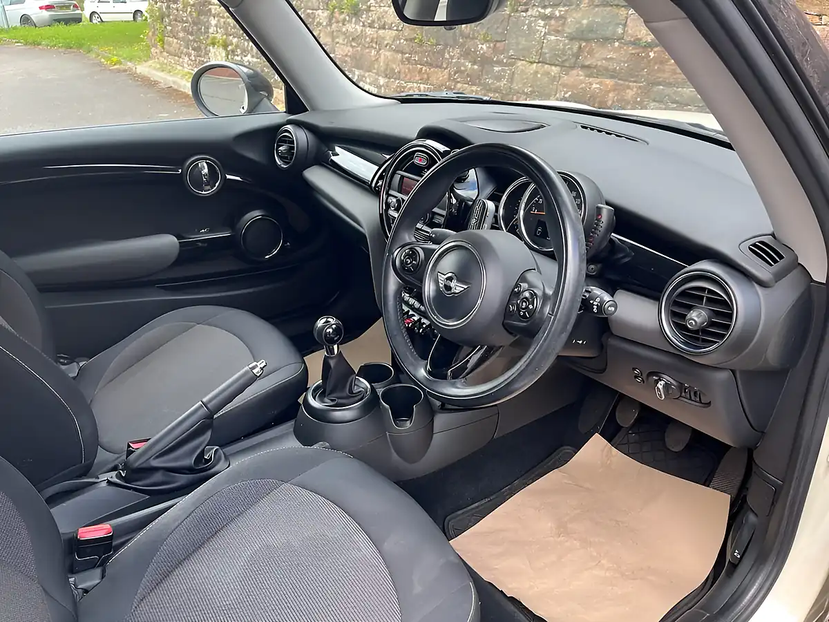 Used 2014 MINI Hatch Cooper White - Interior and Exterior details 15