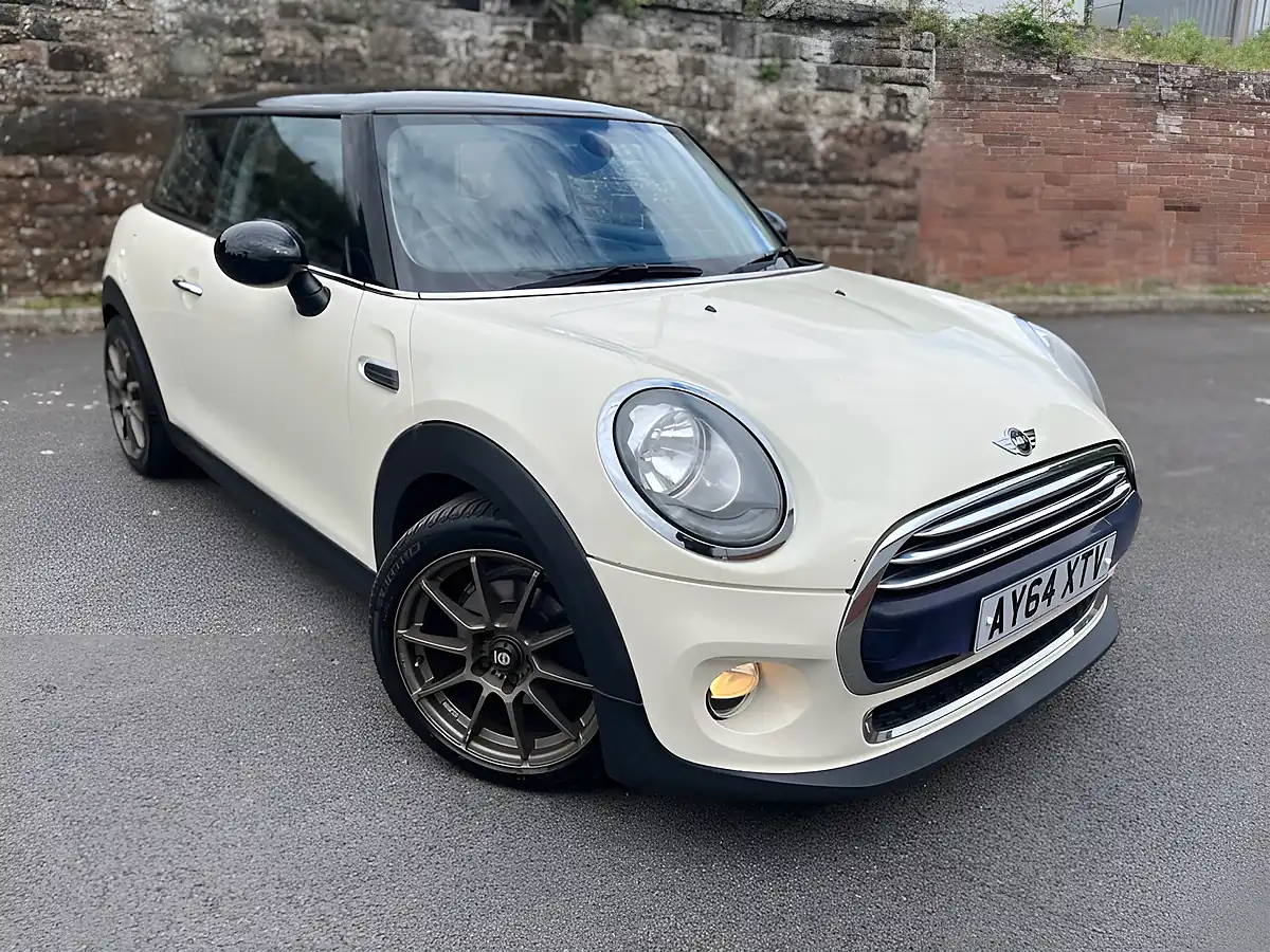 Used 2014 MINI Hatch Cooper White - Interior and Exterior details 2