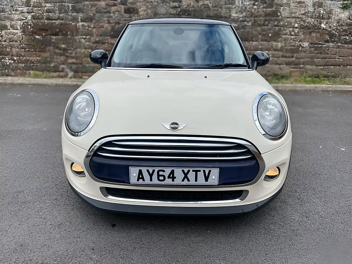 Used 2014 MINI Hatch Cooper White - Interior and Exterior details 3
