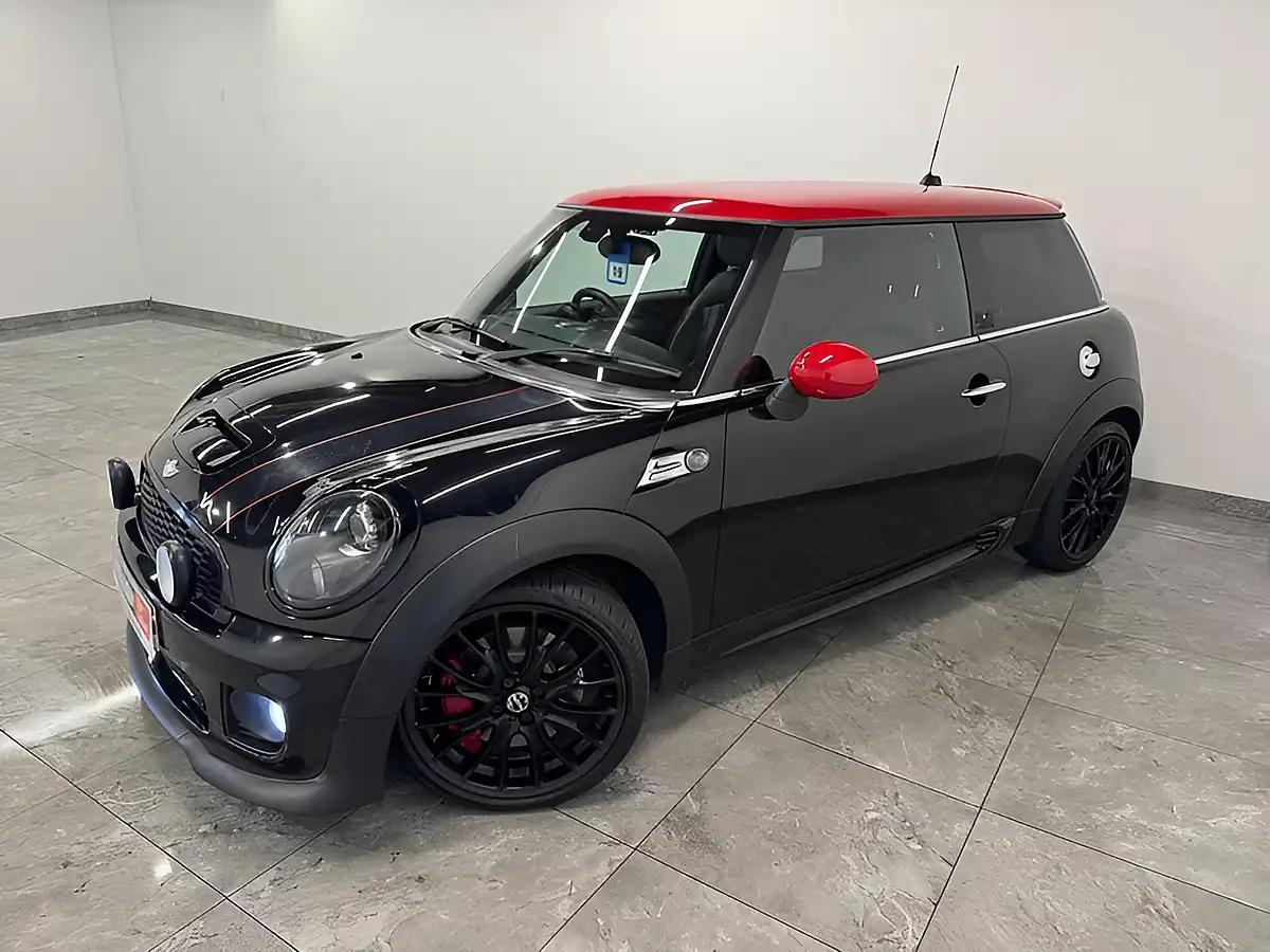 Used 2014 MINI Hatch John Cooper Works Black - Interior and Exterior details 4