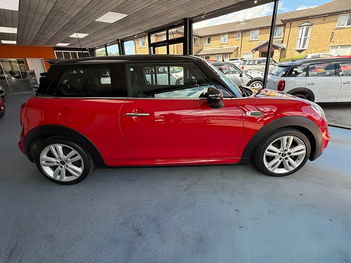 Used 2014 MINI Hatch John Cooper Works Sports Pack Red - Interior and Exterior details 3