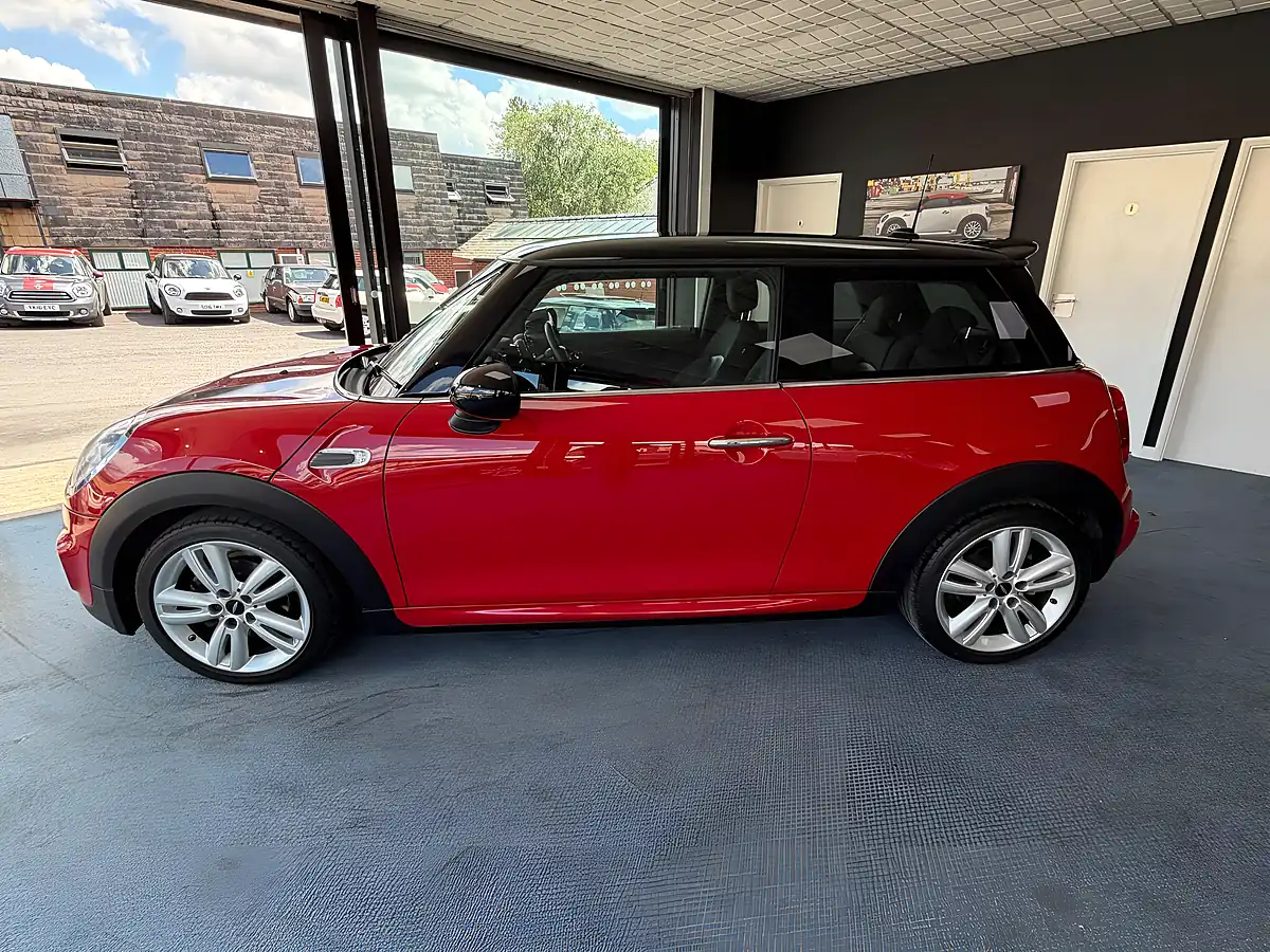 Used 2014 MINI Hatch John Cooper Works Sports Pack Red - Interior and Exterior details 6