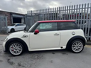 Used 2014 MINI Hatch John Cooper Works White - Interior and Exterior details 10