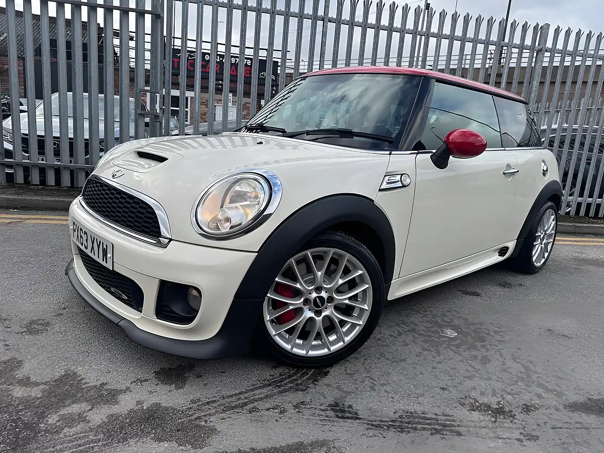 Used 2014 MINI Hatch John Cooper Works White - Interior and Exterior details 11