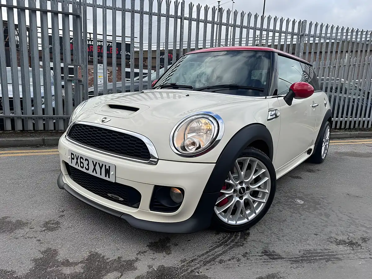 Used 2014 MINI Hatch John Cooper Works White - Interior and Exterior details 12