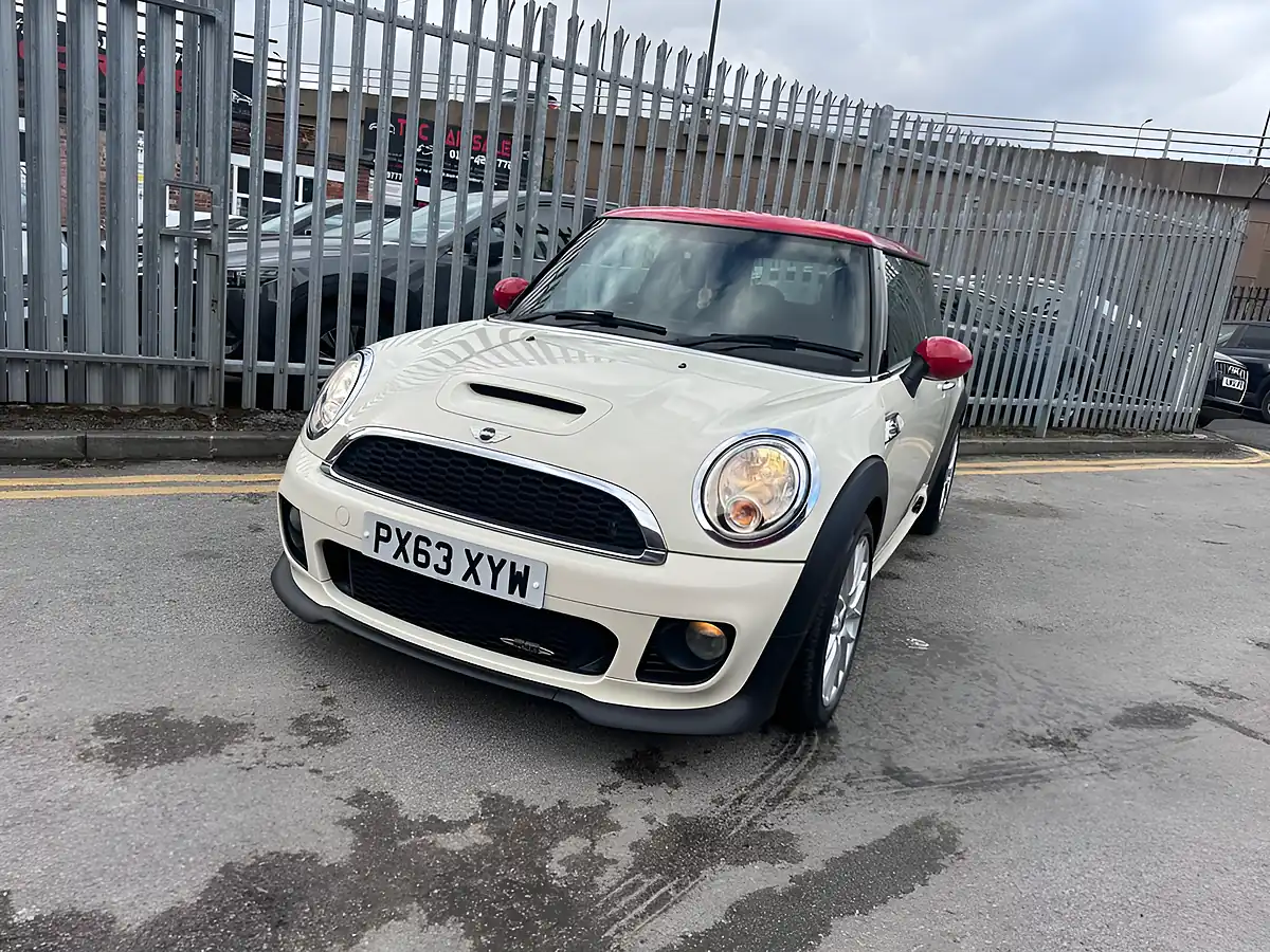 Used 2014 MINI Hatch John Cooper Works White - Interior and Exterior details 8