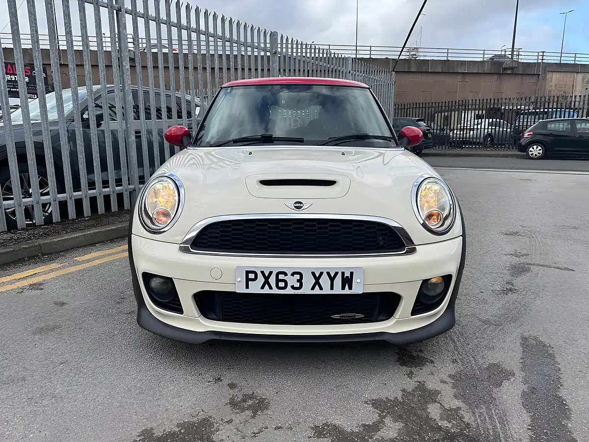 Used 2014 MINI Hatch John Cooper Works White - Interior and Exterior details 9