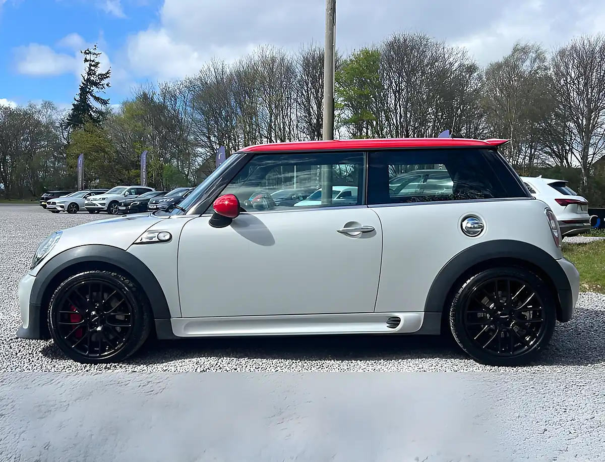 Used 2014 MINI Hatch John Cooper Works White Silver - Interior and Exterior details 6