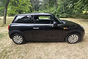 Used 2014 MINI Hatch One Black - Interior and Exterior details 10