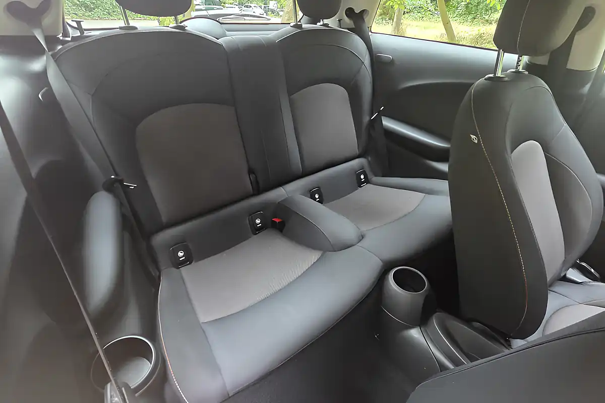 Used 2014 MINI Hatch One Black - Interior and Exterior details 14