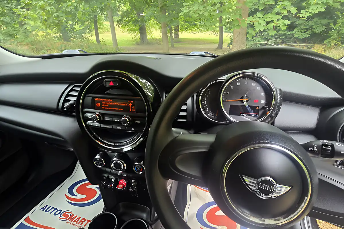 Used 2014 MINI Hatch One Black - Interior and Exterior details 16