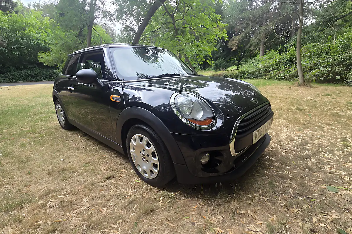 Used 2014 MINI Hatch One Black - Interior and Exterior details 2