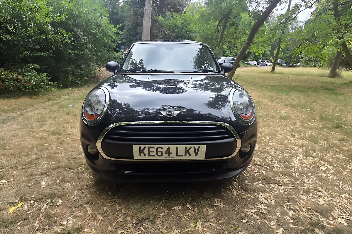 Used 2014 MINI Hatch One Black - Interior and Exterior details 4
