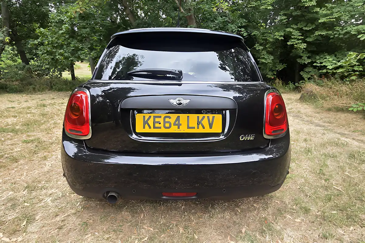 Used 2014 MINI Hatch One Black - Interior and Exterior details 8