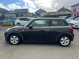 Used 2014 MINI Hatch One Brown - Interior and Exterior details 8