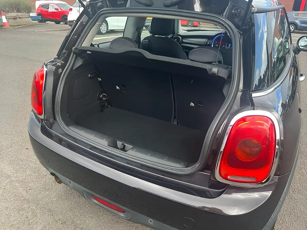 Used 2014 MINI Hatch One Brown - Interior and Exterior details 9