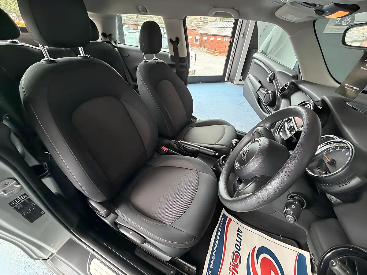 Used 2014 MINI Hatch One Grey - Interior and Exterior details 10