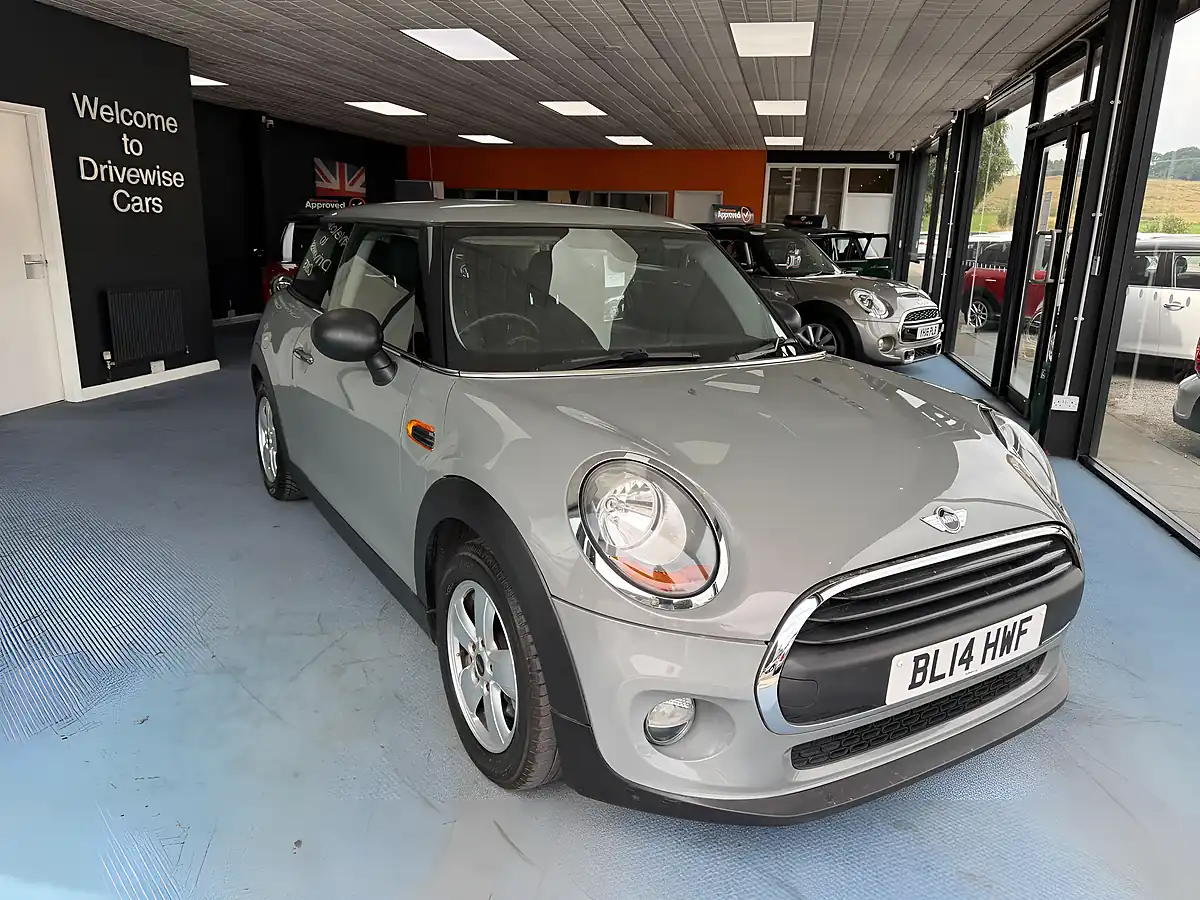 Used 2014 MINI Hatch One Grey - Interior and Exterior details 3