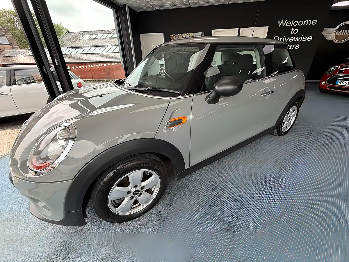 Used 2014 MINI Hatch One Grey - Interior and Exterior details 5