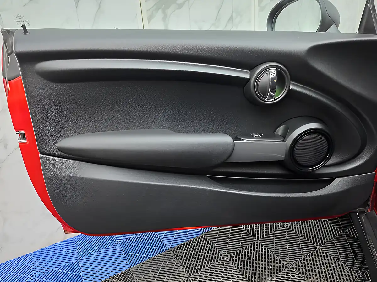 Used 2014 MINI Hatch One Red - Interior and Exterior details 16