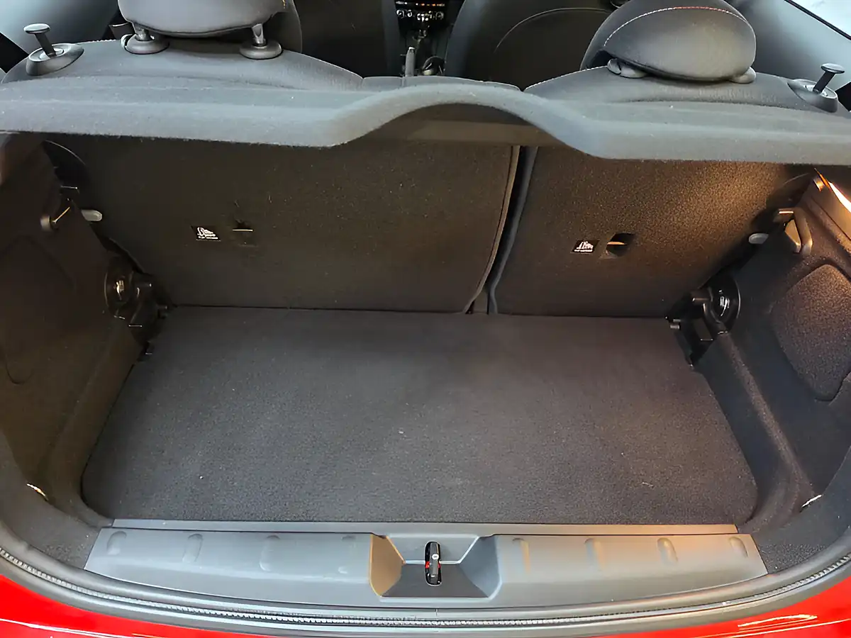 Used 2014 MINI Hatch One Red - Interior and Exterior details 17
