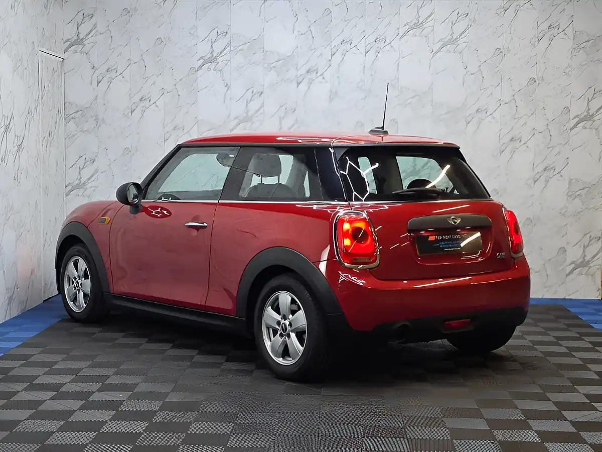 Used 2014 MINI Hatch One Red - Interior and Exterior details 5