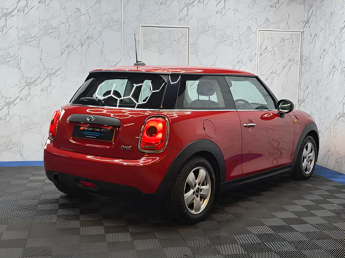 Used 2014 MINI Hatch One Red - Interior and Exterior details 7