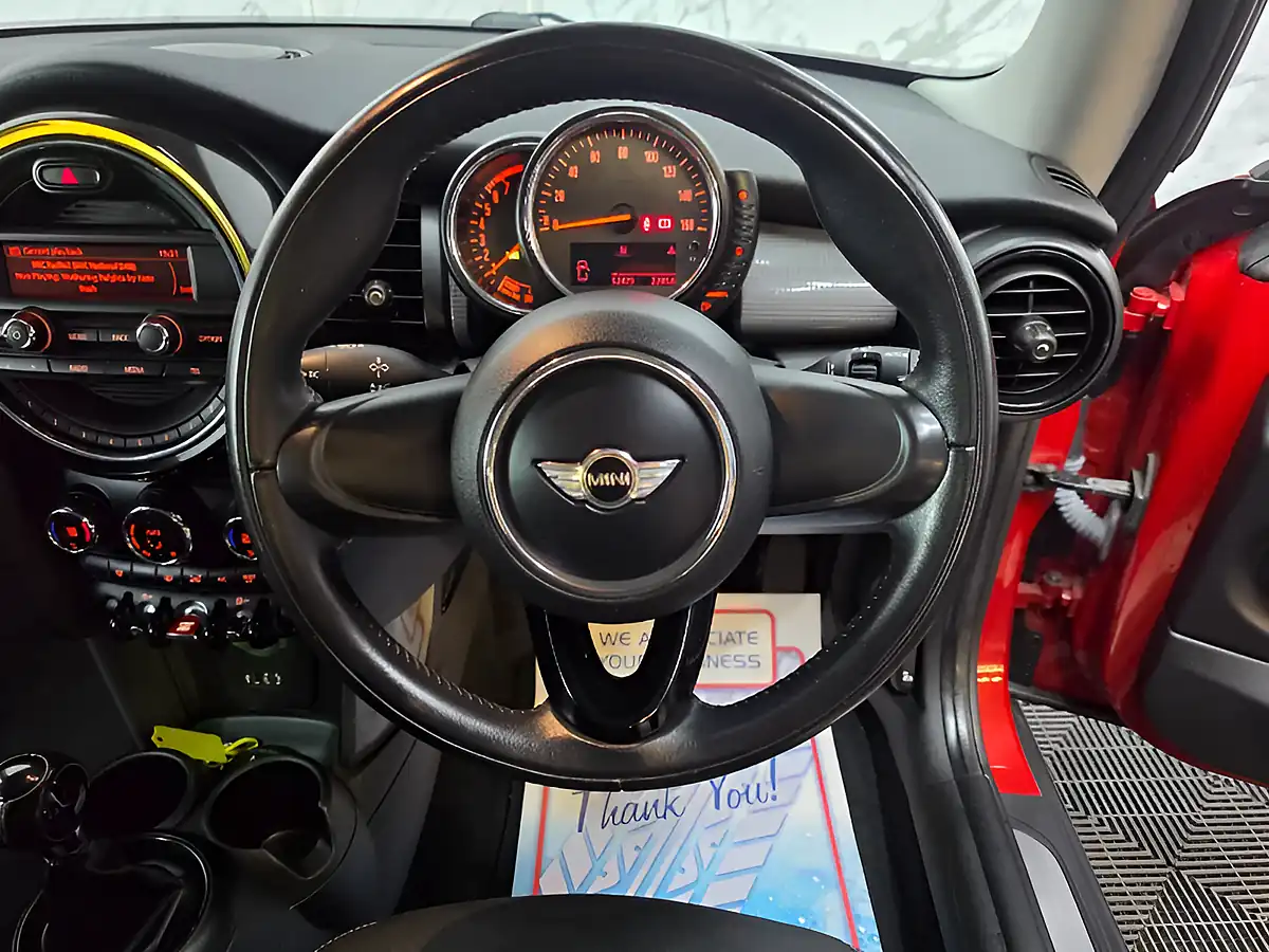 Used 2014 MINI Hatch One Red - Interior and Exterior details 9