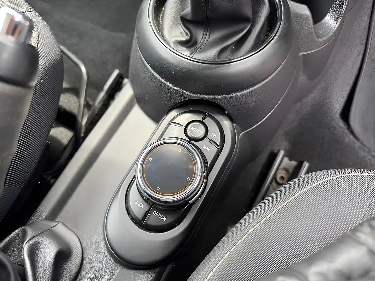 Used 2014 MINI Hatch One Red - Interior and Exterior details 14