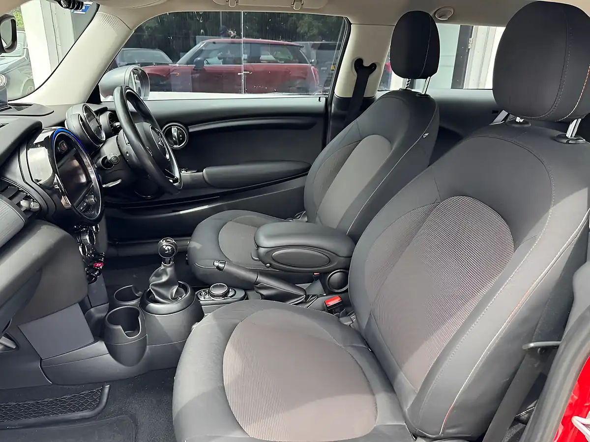 Used 2014 MINI Hatch One Red - Interior and Exterior details 17