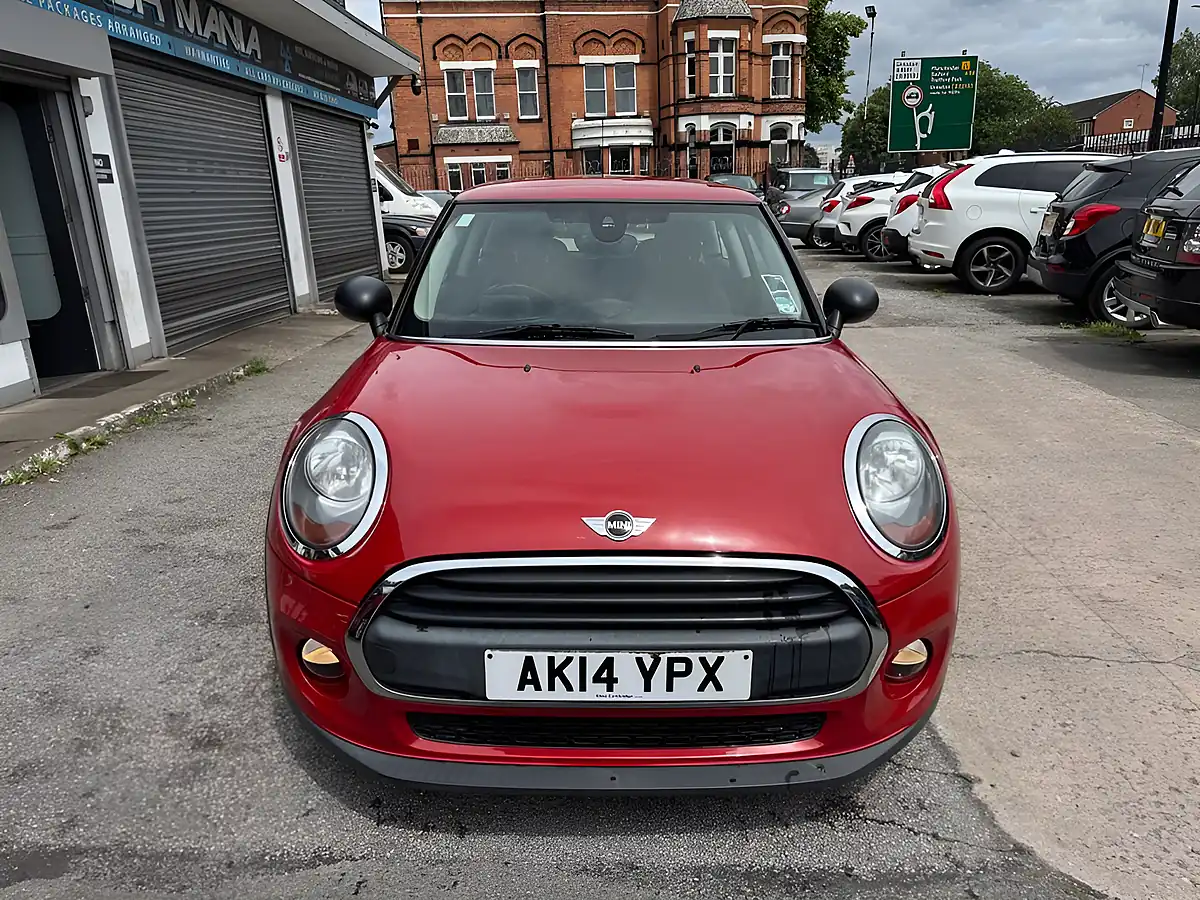 Used 2014 MINI Hatch One Red - Interior and Exterior details 7
