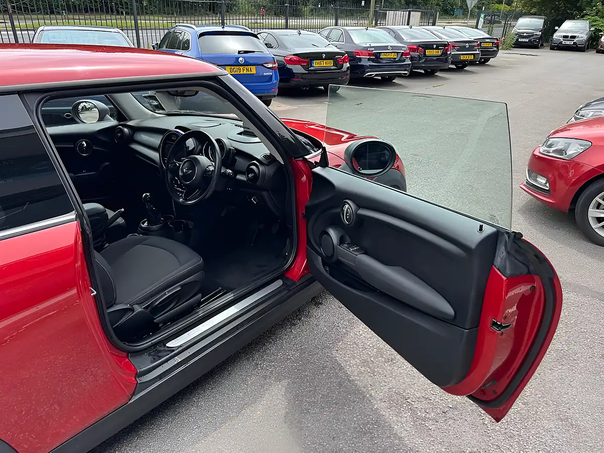 Used 2014 MINI Hatch One Red - Interior and Exterior details 8