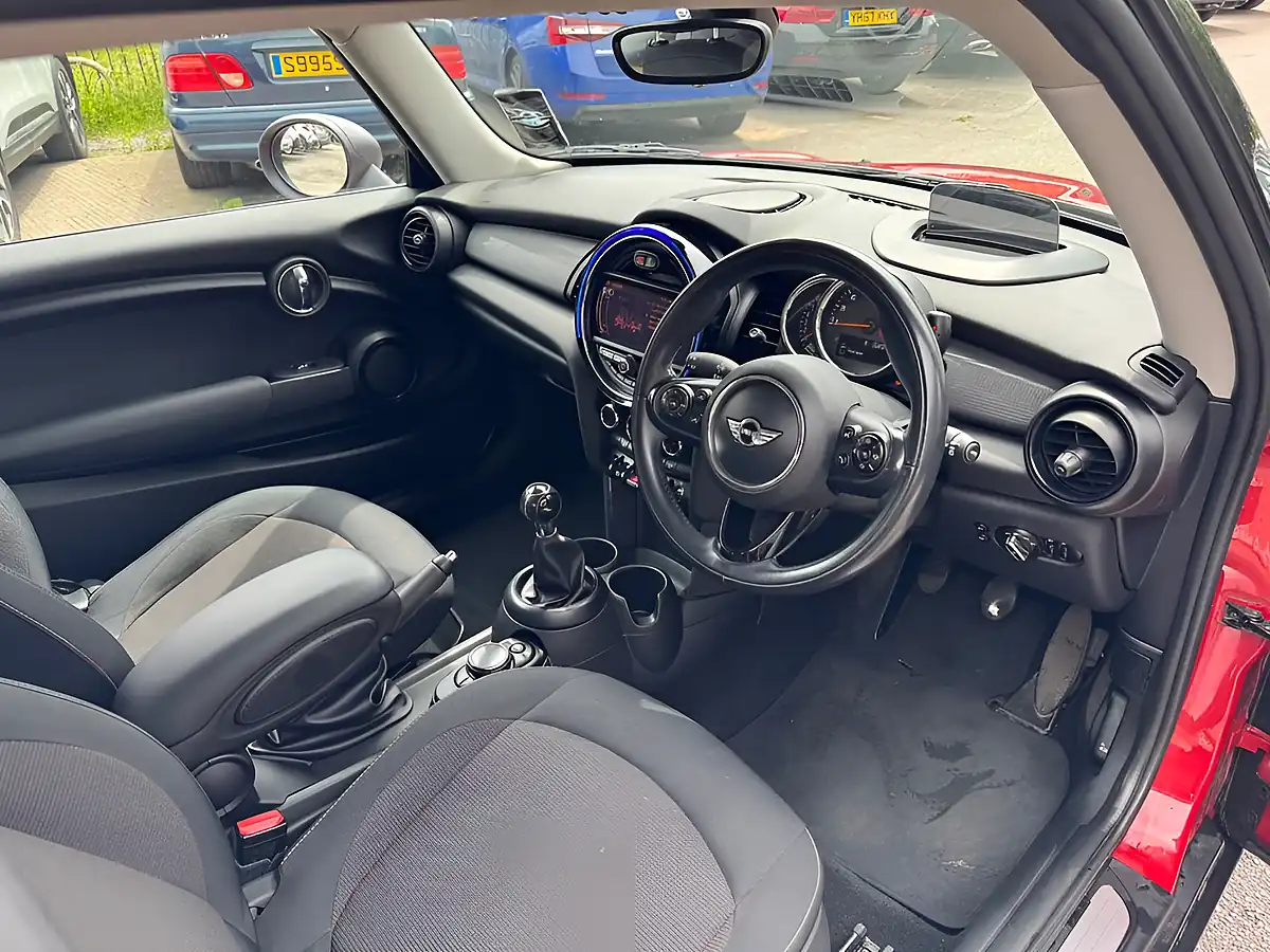 Used 2014 MINI Hatch One Red - Interior and Exterior details 9