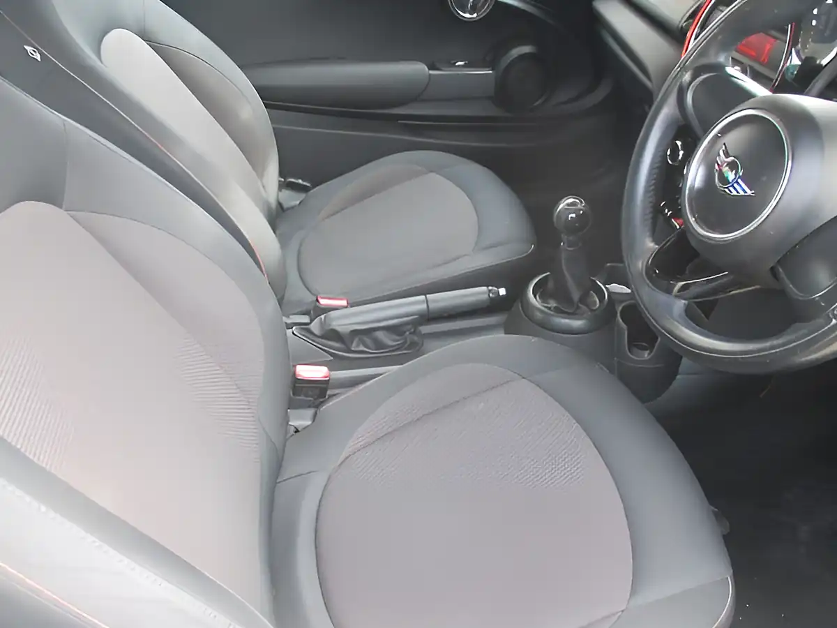 Used 2014 MINI One Blue - Interior and Exterior details 8