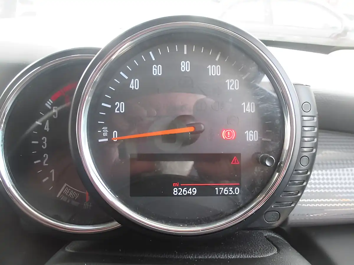 Used 2014 MINI One Blue - Interior and Exterior details 9