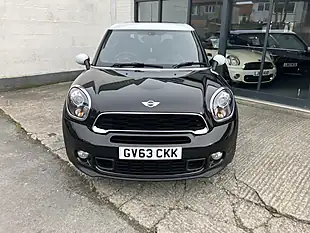 Used 2014 MINI Paceman Chili Ii Pack Absolute Black Metallic - Interior and Exterior details 3