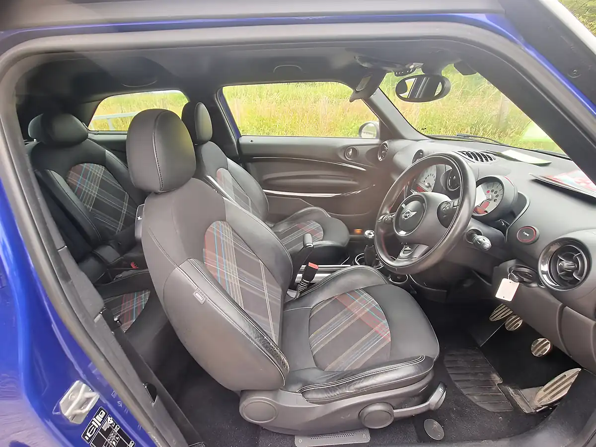 Used 2014 MINI Paceman Cooper S Blue - Interior and Exterior details 10