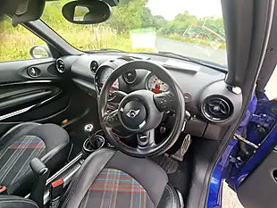 Used 2014 MINI Paceman Cooper S Blue - Interior and Exterior details 12